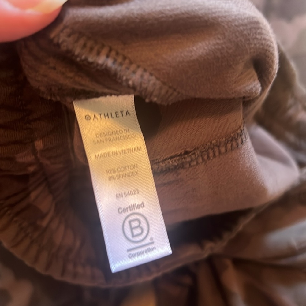 Athleta Farallon Jogger Pant Women's Size 4 Zip Ankle & Pocket Camo Camouflage - Picture 7 of 11